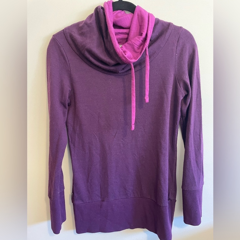 #117- ICEBREAKER -Boreal 320gm merino wool Long Sleeve Cowl, purple, size small